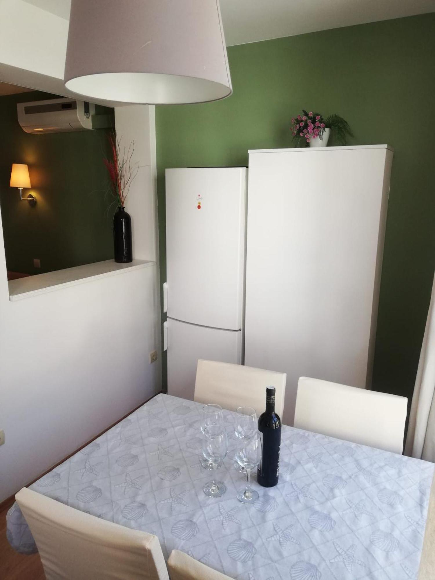Apartmani Mistral ماكارسكا الغرفة الصورة