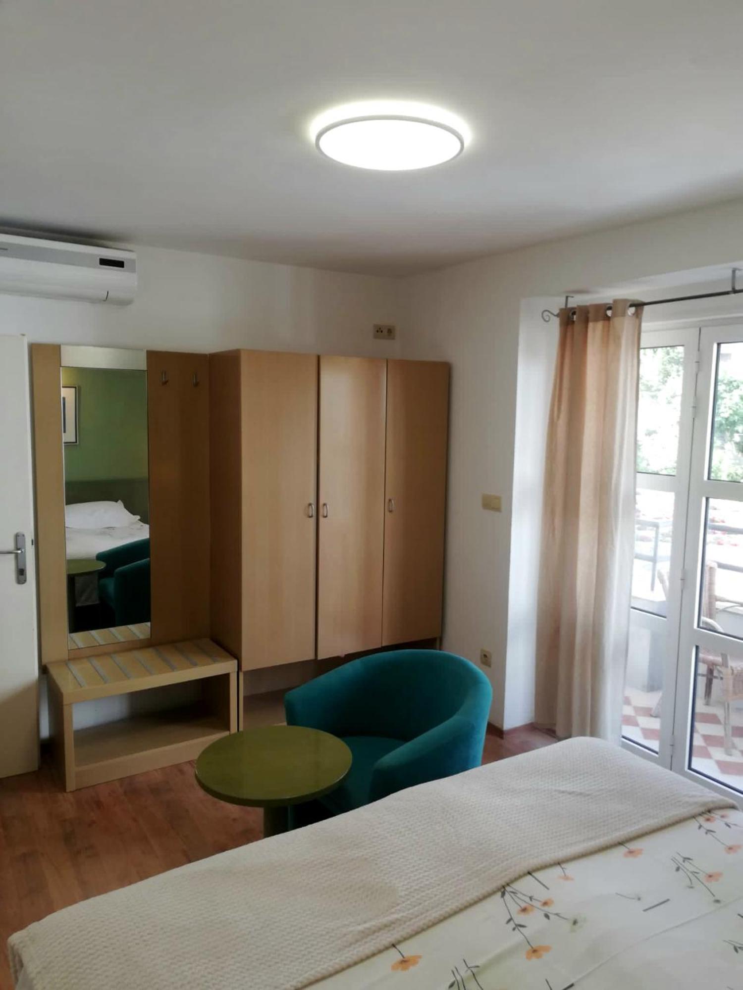 Apartmani Mistral ماكارسكا الغرفة الصورة